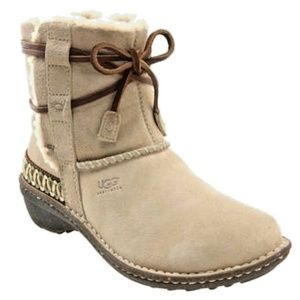 UGG Australia COVE Short BOOTS Lace Detail